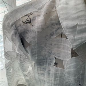 Beautiful White Chico’s Shirt🥰